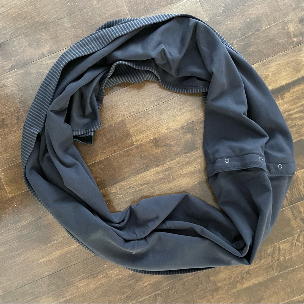Rulu snap scarf